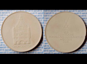 Meissen Porzellan/Steinzeug Medaille 63 mm Georgentor (Dresden) weiss (n394