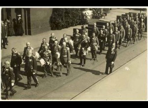 AK Foto Soldaten 1918 bei Frohnleichnahm Prozession (2690