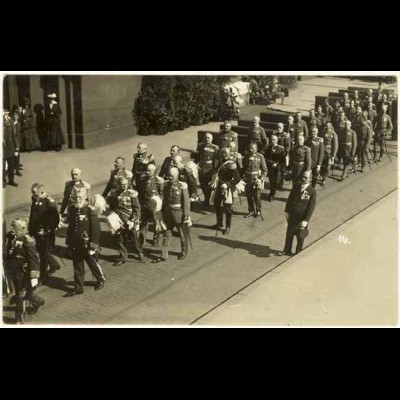 AK Foto Soldaten 1918 bei Frohnleichnahm Prozession (2690